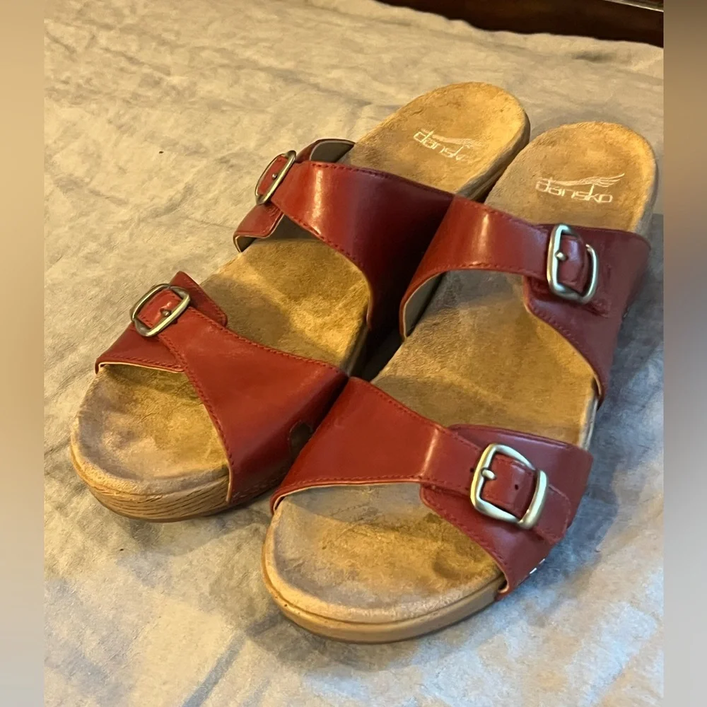 Red leather Dansko Leeann slide sandals- size 41 (10.5) - excellent condition